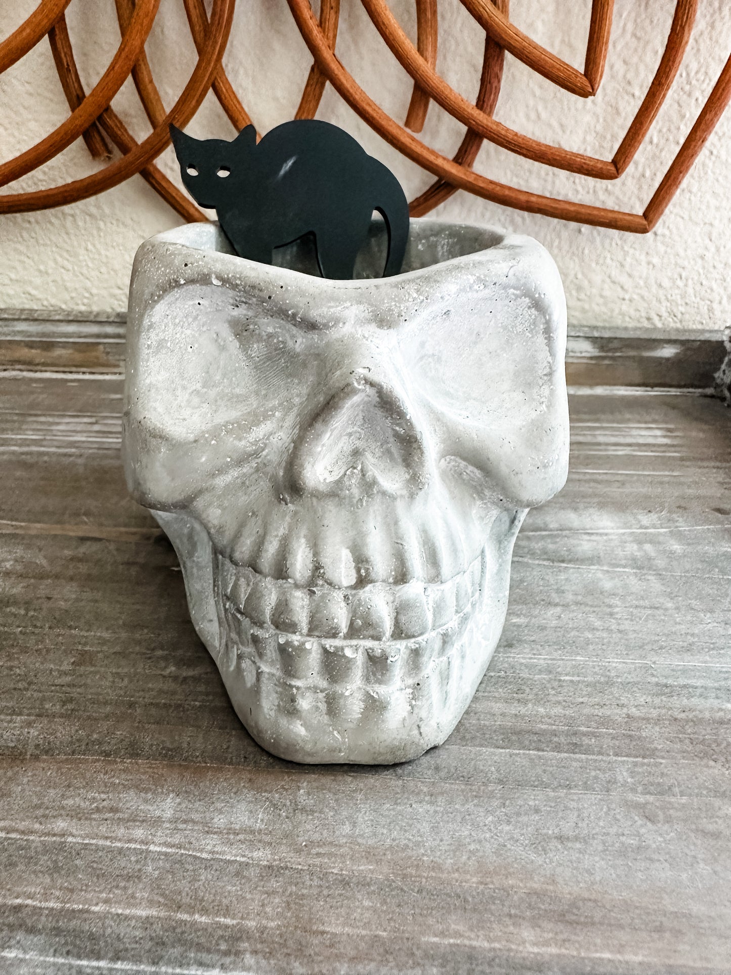 Skull cement planter